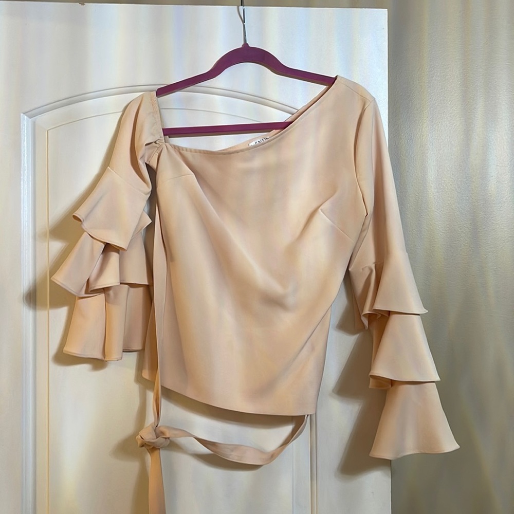 Venus blouse with straps off the shoulder never worn